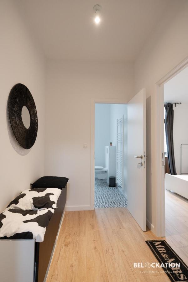 Maison spacieuse de 6 chambres proche gare midi Bruselas Exterior foto